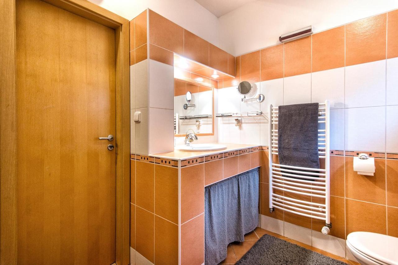 Apartment Neratovice Exterior photo